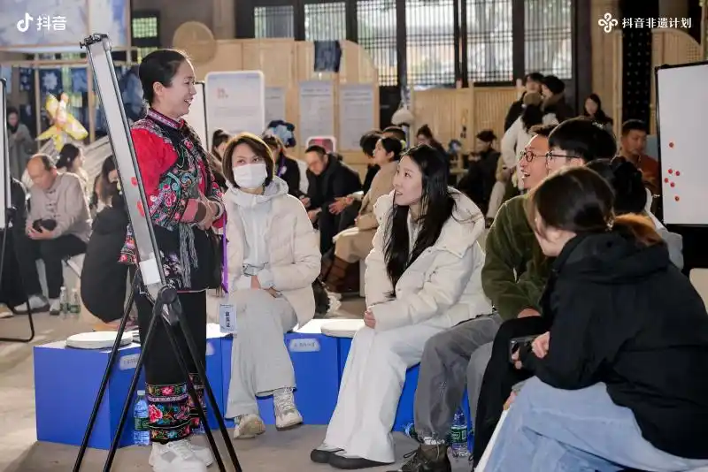 “抖音非遗嘉年华”亮相2025非遗品牌推广周，助云南非遗打造新名片