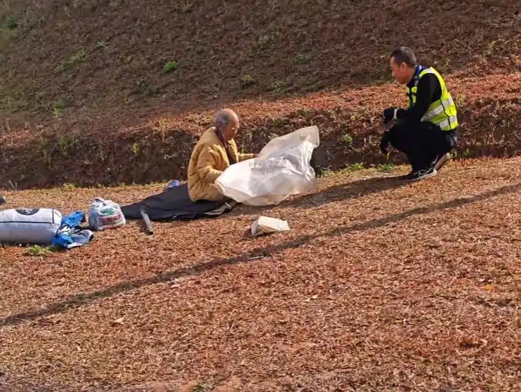 广东华侨“骑自行车回越南”后失踪28年，通过抖音寻人与家人重聚